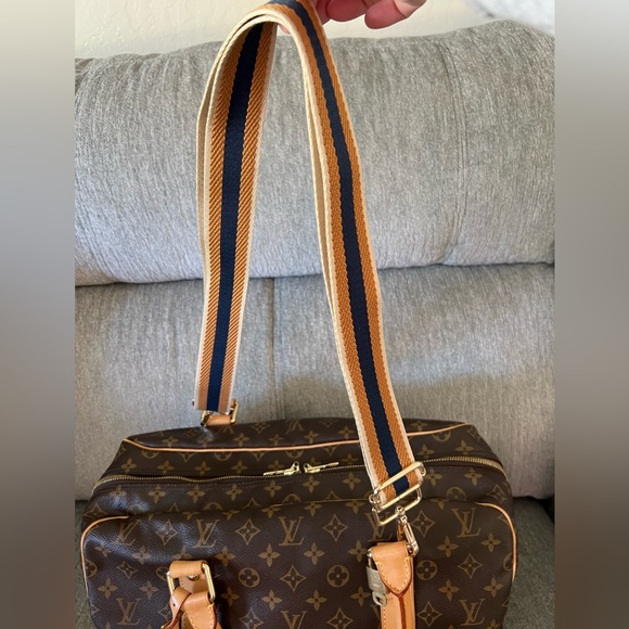 Authentic Louis Vuitton Monogram Carry All Travel Tote Bag - Excellent Condition - Picture 14 of 14